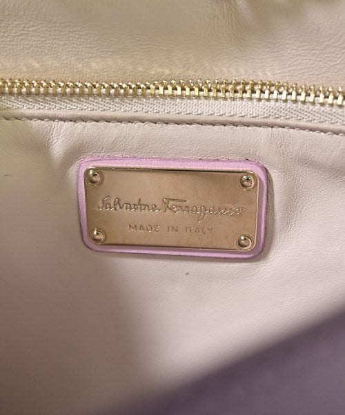 Salvatore Ferragamo กระเป๋าสะพาย