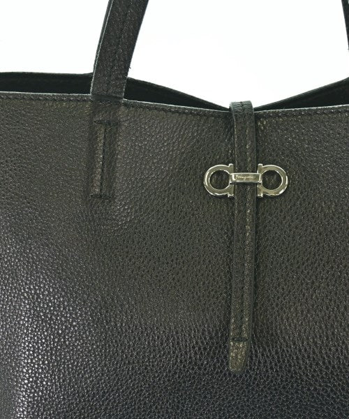 Salvatore Ferragamo กระเป๋าถือขนาดใหญ่