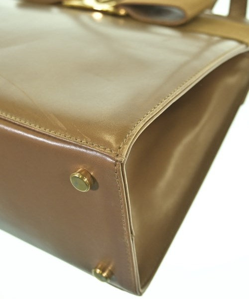 Salvatore Ferragamo กระเป๋าถือ