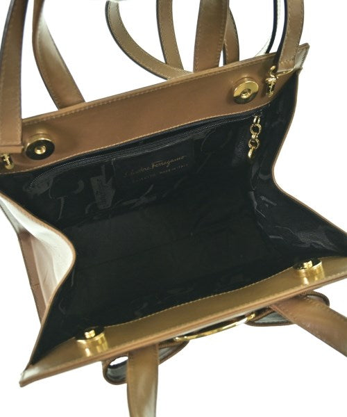 Salvatore Ferragamo กระเป๋าถือ