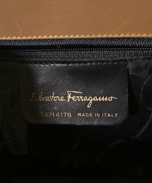 Salvatore Ferragamo กระเป๋าถือ