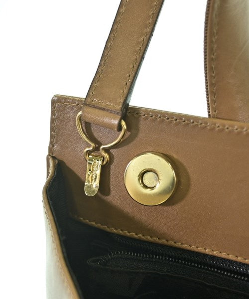 Salvatore Ferragamo กระเป๋าถือ