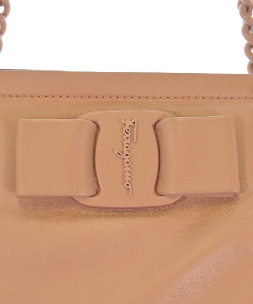 Salvatore Ferragamo กระเป๋าถือขนาดใหญ่