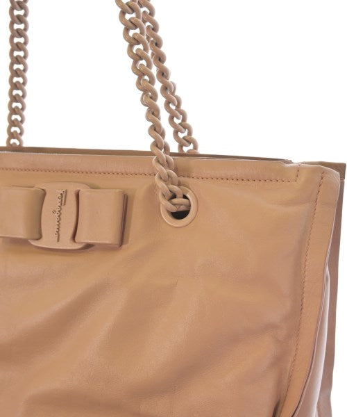 Salvatore Ferragamo กระเป๋าถือขนาดใหญ่