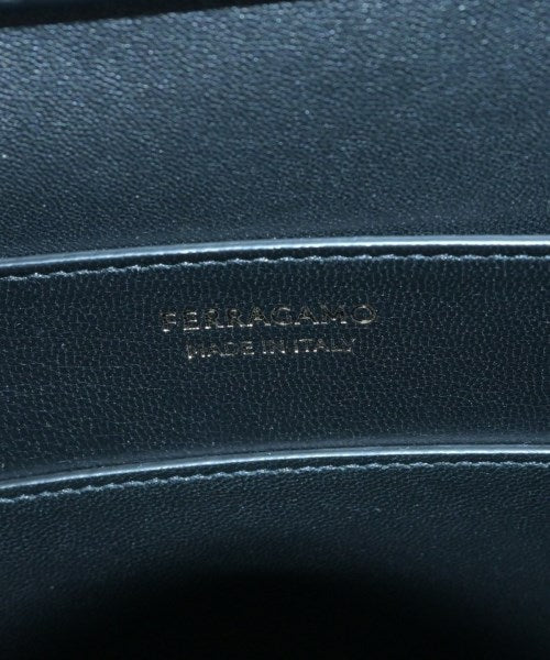 Salvatore Ferragamo กระเป๋าสะพาย
