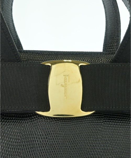 Salvatore Ferragamo กระเป๋าสะพาย