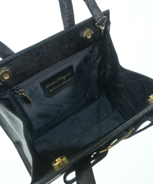 Salvatore Ferragamo กระเป๋าสะพาย