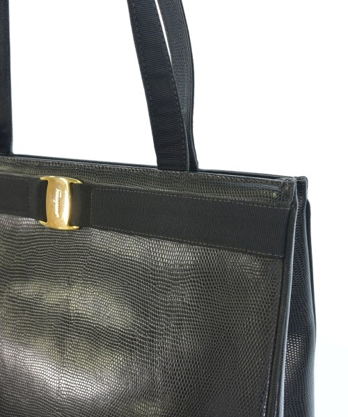 Salvatore Ferragamo กระเป๋าถือขนาดใหญ่