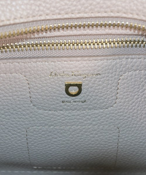 Salvatore Ferragamo กระเป๋าถือ