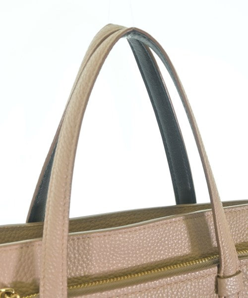 Salvatore Ferragamo กระเป๋าถือ