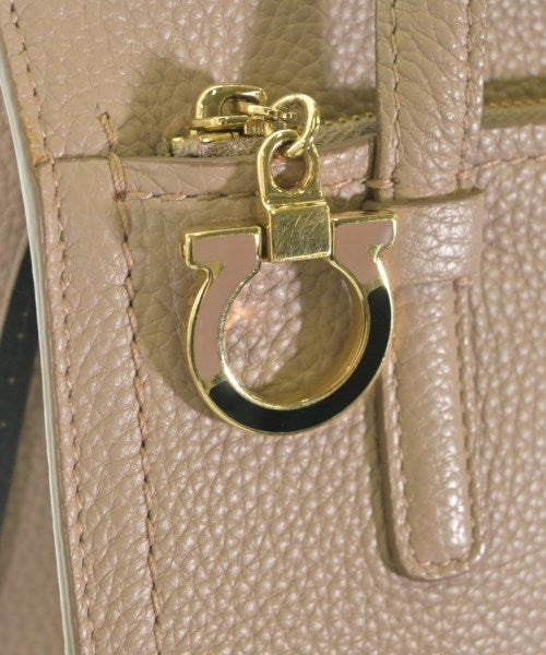 Salvatore Ferragamo กระเป๋าถือ
