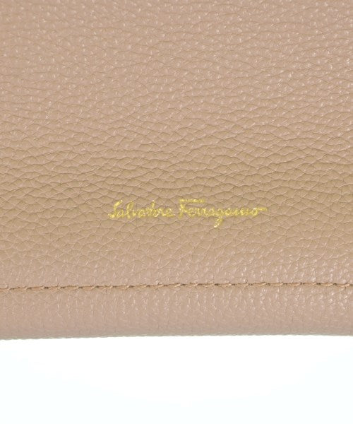 Salvatore Ferragamo กระเป๋าถือ
