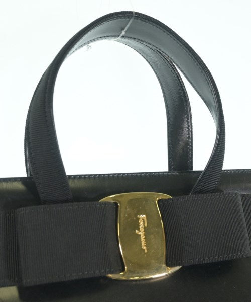 Salvatore Ferragamo กระเป๋าถือ