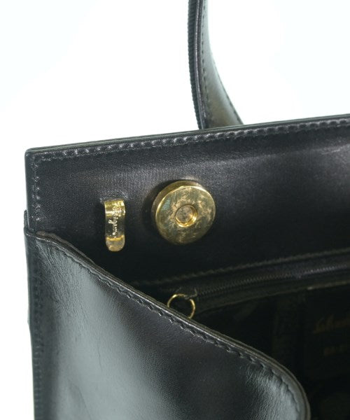 Salvatore Ferragamo กระเป๋าถือ