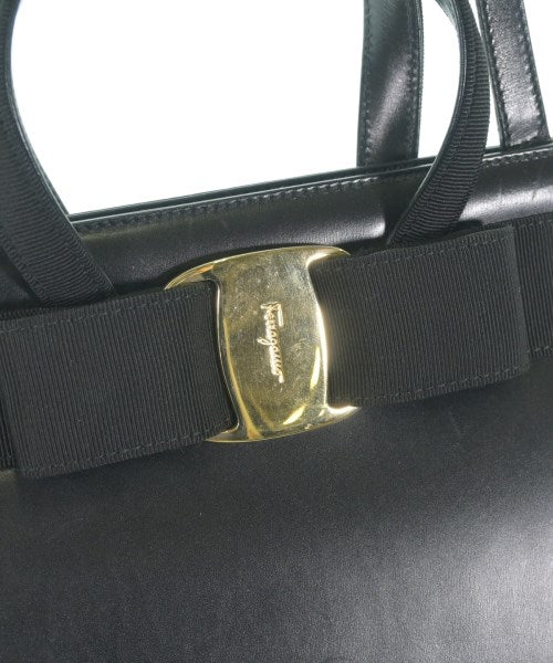 Salvatore Ferragamo กระเป๋าถือ