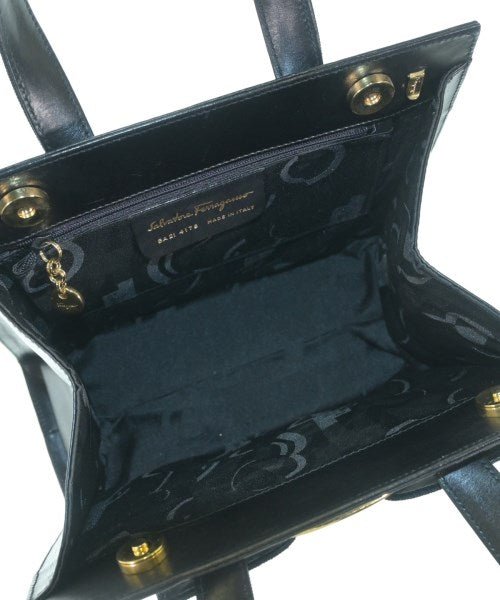 Salvatore Ferragamo กระเป๋าถือ