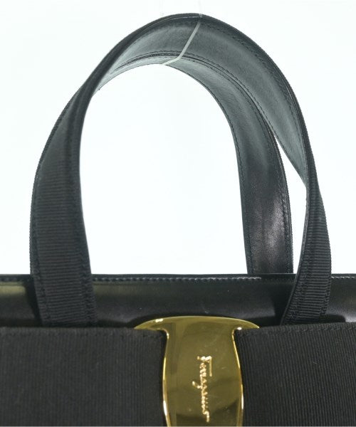 Salvatore Ferragamo กระเป๋าถือ