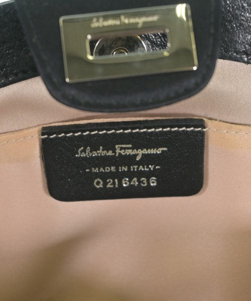 Salvatore Ferragamo กระเป๋าสะพาย