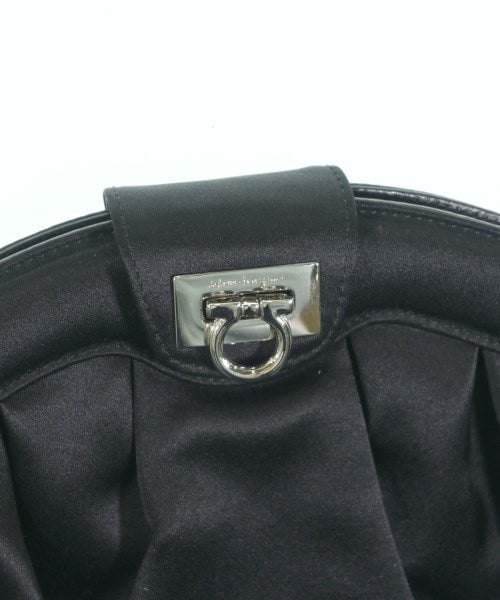 Salvatore Ferragamo กระเป๋าสะพาย