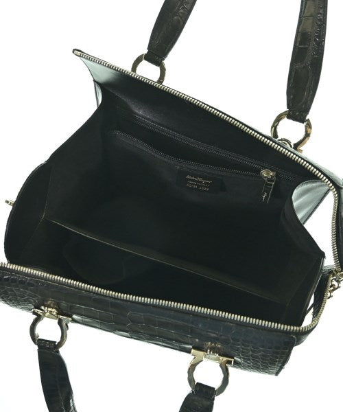 Salvatore Ferragamo กระเป๋าถือ