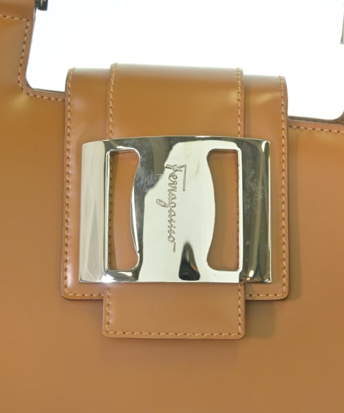 Salvatore Ferragamo กระเป๋าถือ