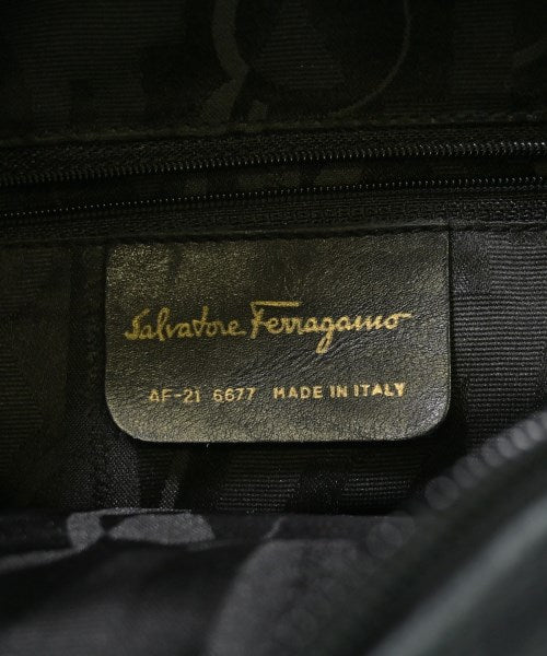 Salvatore Ferragamo กระเป๋าสะพาย