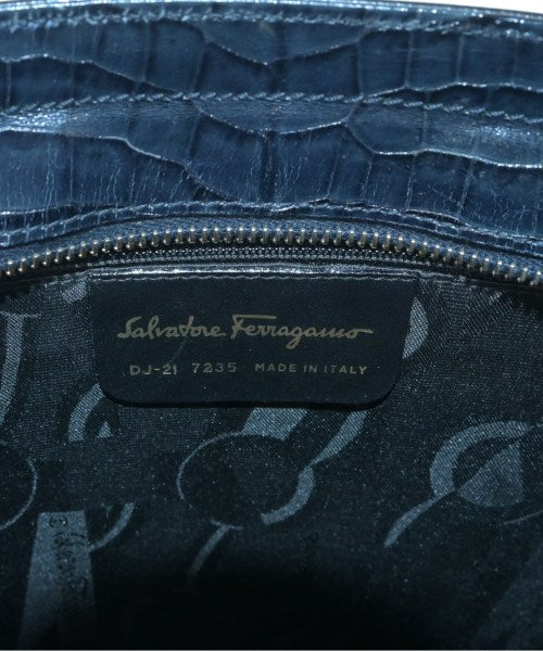 Salvatore Ferragamo กระเป๋าสะพาย