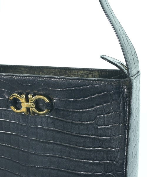 Salvatore Ferragamo กระเป๋าสะพาย