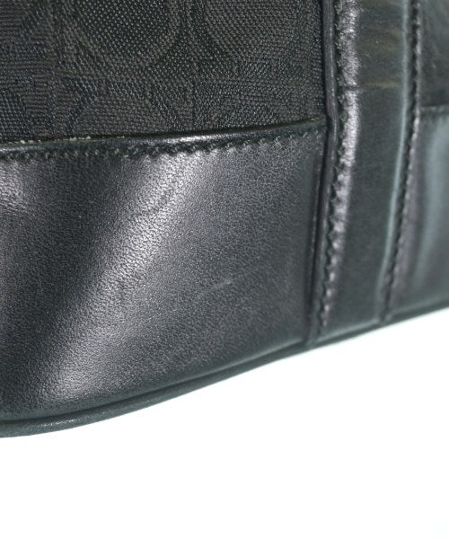 Salvatore Ferragamo กระเป๋าสะพาย