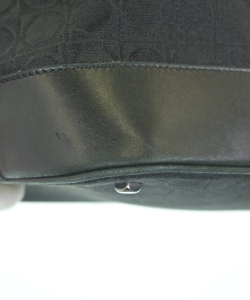 Salvatore Ferragamo กระเป๋าสะพาย