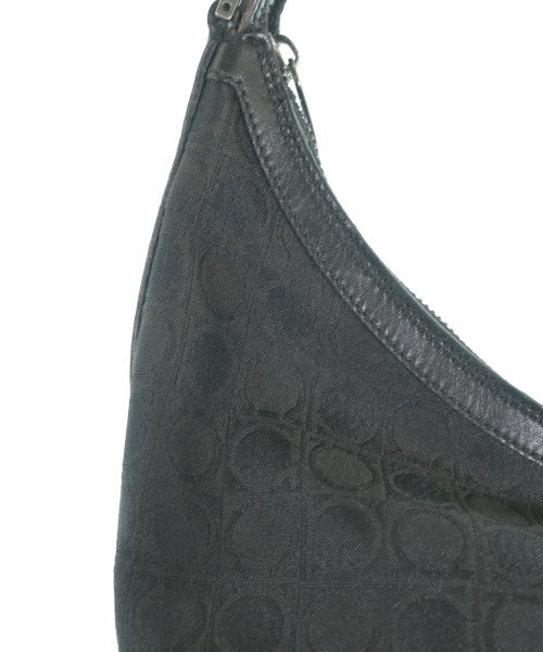 Salvatore Ferragamo กระเป๋าสะพาย