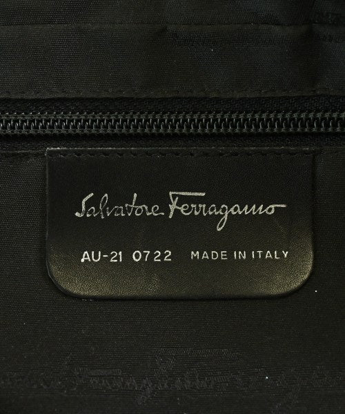 Salvatore Ferragamo กระเป๋าสะพาย
