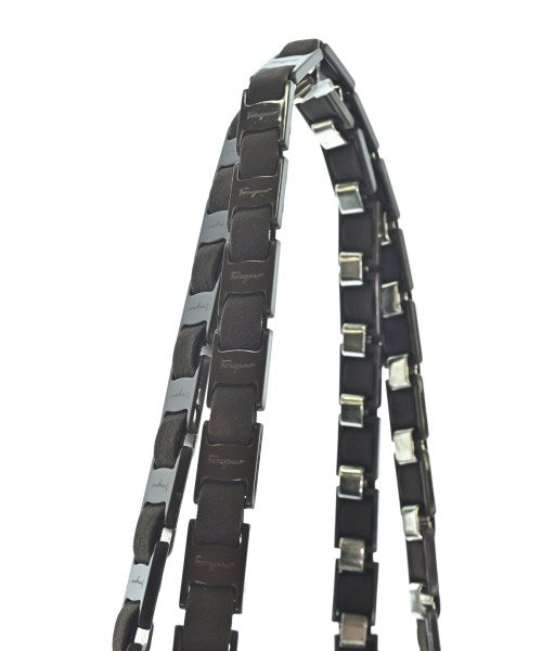 Salvatore Ferragamo กระเป๋าสะพาย