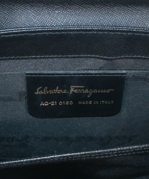 Salvatore Ferragamo กระเป๋าสะพาย