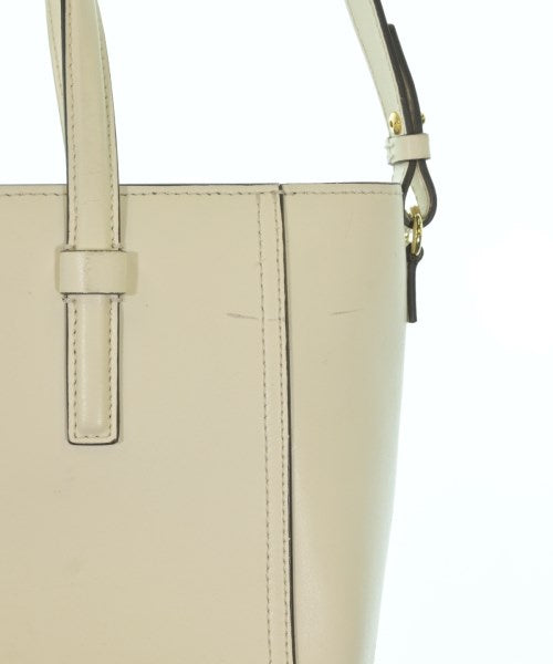 Salvatore Ferragamo กระเป๋าถือ