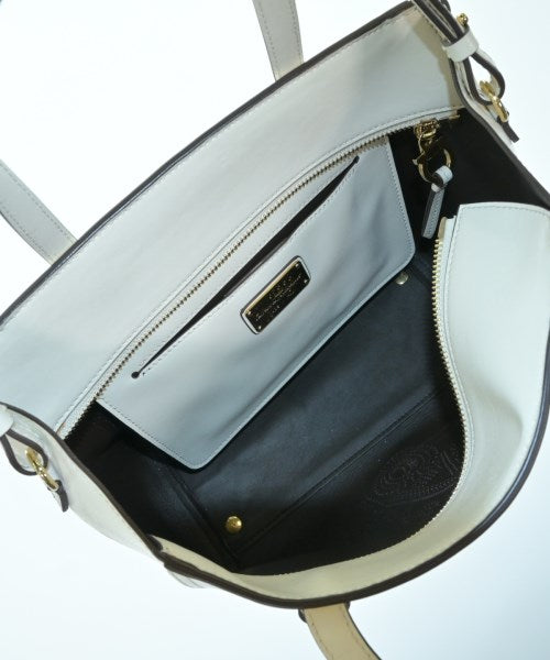 Salvatore Ferragamo กระเป๋าถือ