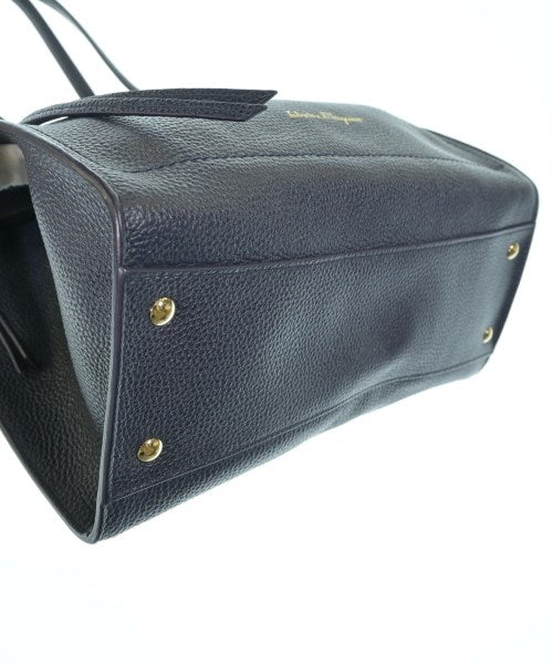 Salvatore Ferragamo กระเป๋าถือขนาดใหญ่