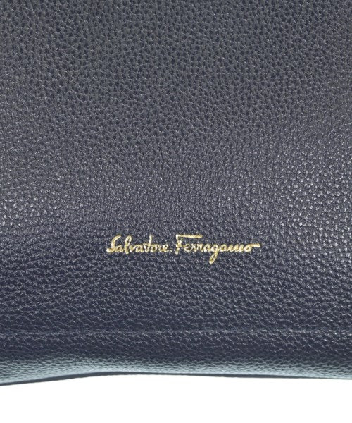 Salvatore Ferragamo กระเป๋าถือขนาดใหญ่