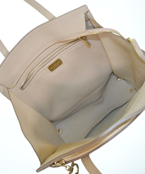 Salvatore Ferragamo กระเป๋าถือขนาดใหญ่