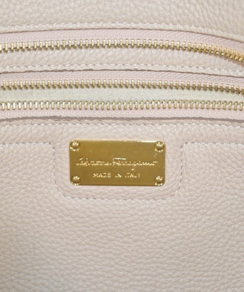 Salvatore Ferragamo กระเป๋าถือขนาดใหญ่