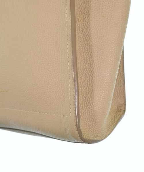 Salvatore Ferragamo กระเป๋าถือขนาดใหญ่