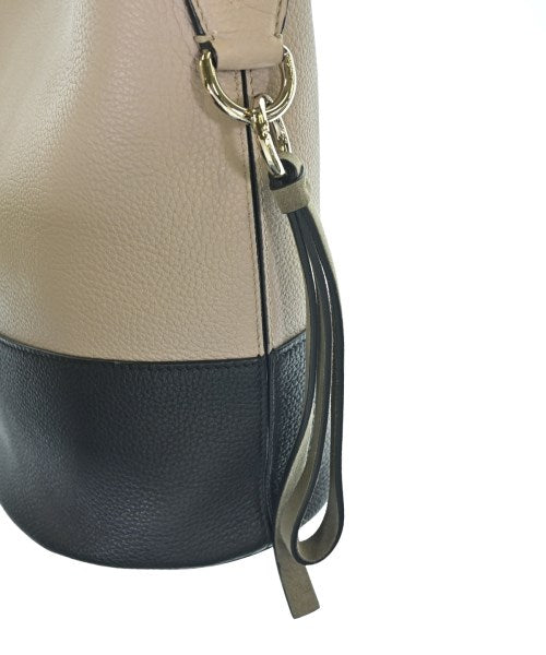 Salvatore Ferragamo กระเป๋าสะพาย