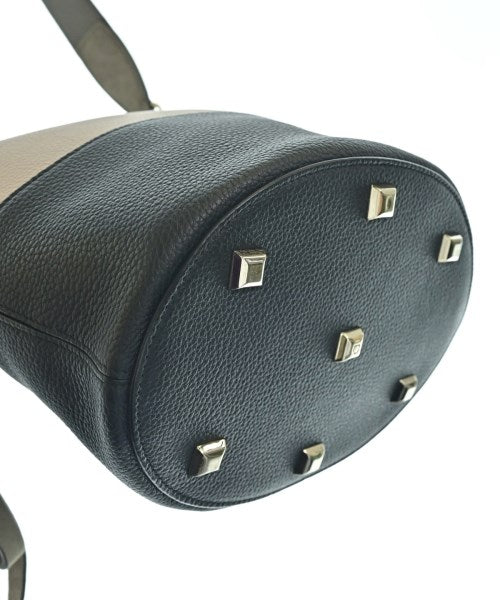 Salvatore Ferragamo กระเป๋าสะพาย