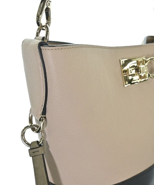 Salvatore Ferragamo กระเป๋าสะพาย