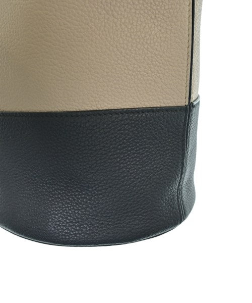Salvatore Ferragamo กระเป๋าสะพาย