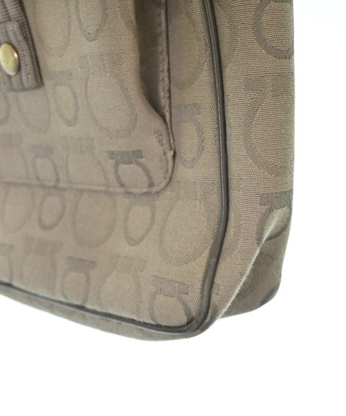 Salvatore Ferragamo กระเป๋าสะพาย