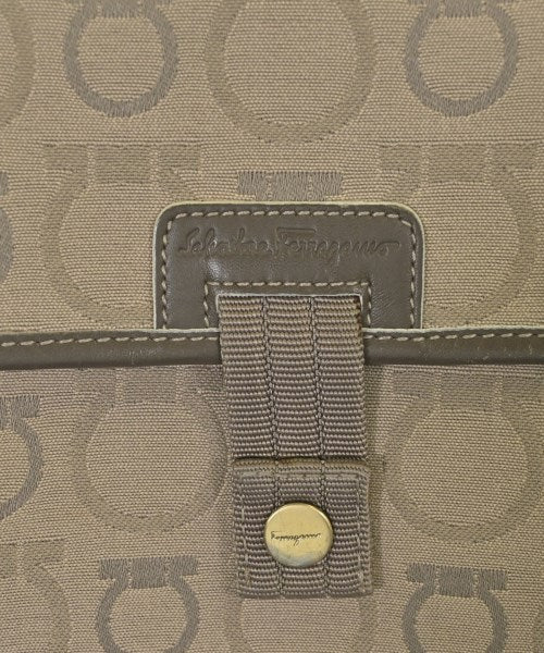 Salvatore Ferragamo กระเป๋าสะพาย