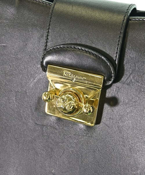Salvatore Ferragamo กระเป๋าสะพาย