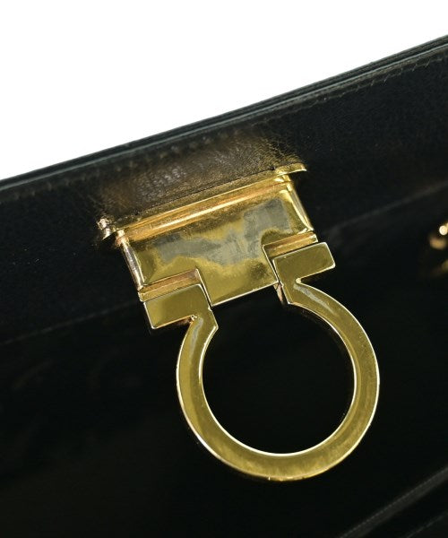 Salvatore Ferragamo กระเป๋าสะพาย