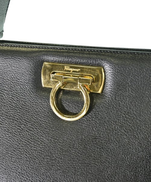 Salvatore Ferragamo กระเป๋าสะพาย